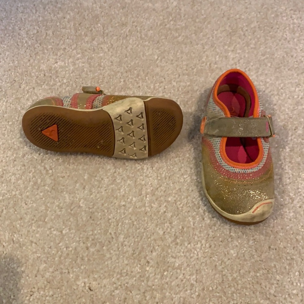 Plae Shoes